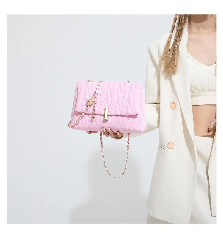 Stylish Silver Pleated Shoulder Bag with Chain — feature 12