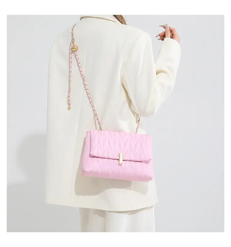 Stylish Silver Pleated Shoulder Bag with Chain — feature 13