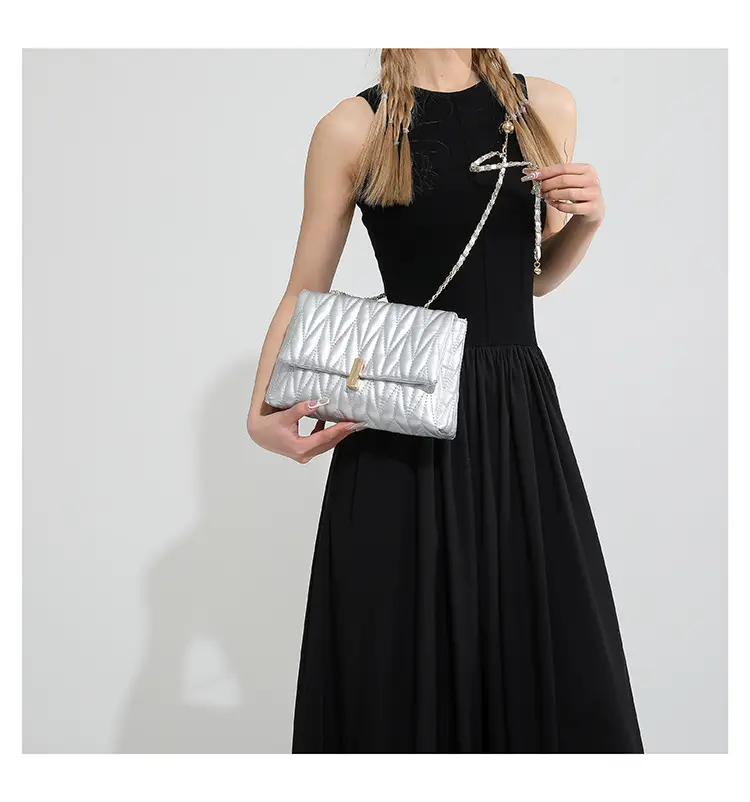 Stylish Silver Pleated Shoulder Bag with Chain — feature 19