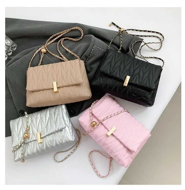 Stylish Silver Pleated Shoulder Bag with Chain — feature 25
