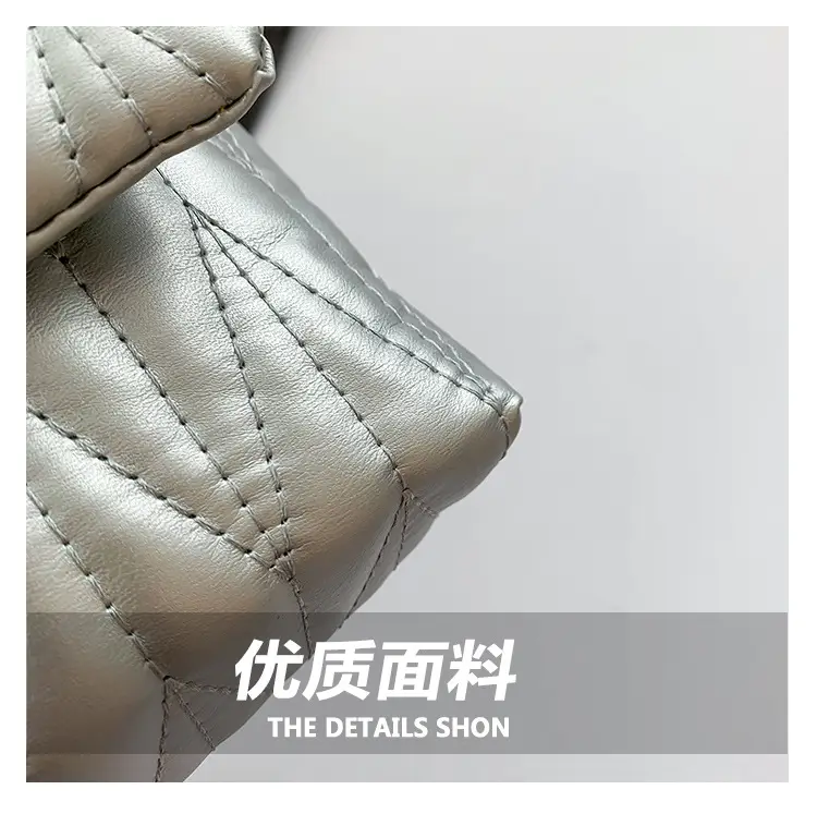Stylish Silver Pleated Shoulder Bag with Chain — feature 4