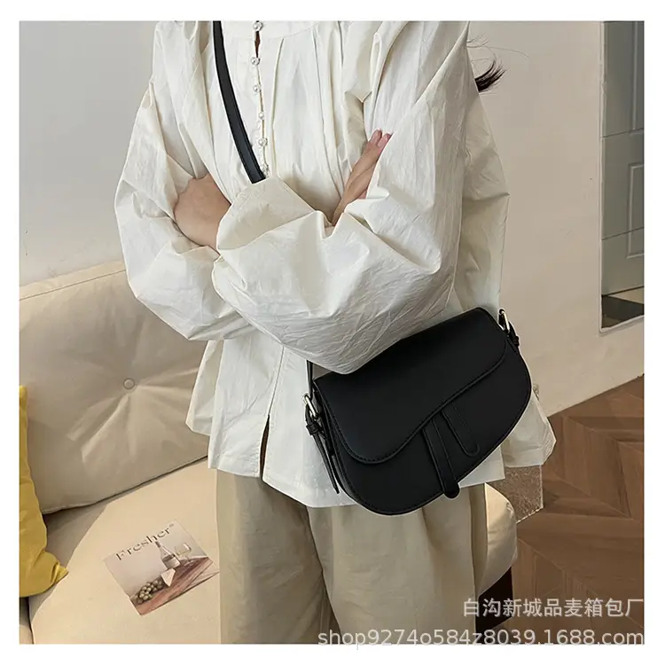 French Niche Retro Double Strap Saddle Bag for Women — feature 10