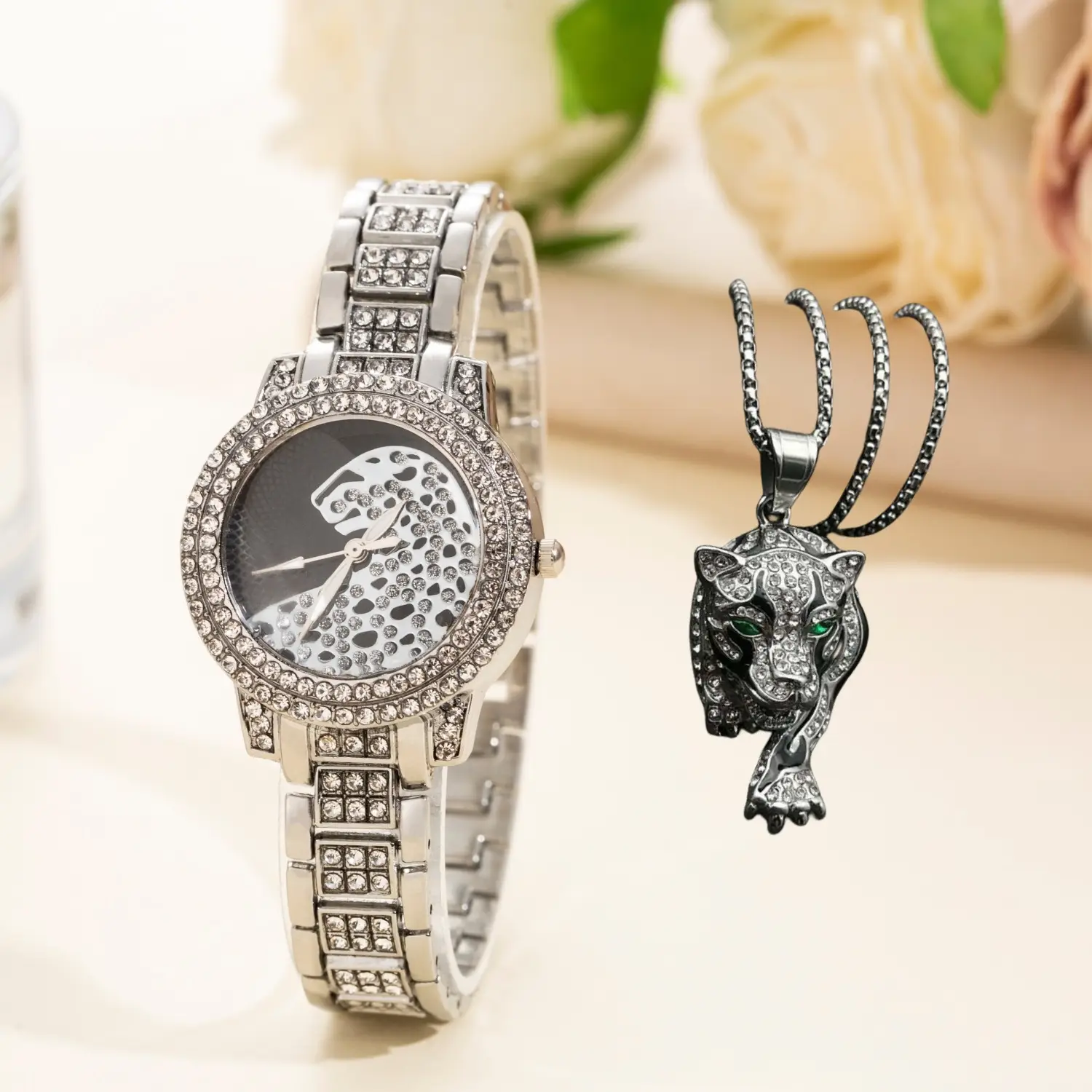 Women's Diamond Leopard Print Quartz Bracelet Watch — feature 3