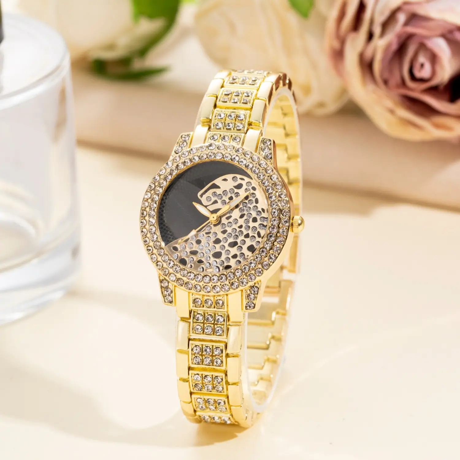Women's Diamond Leopard Print Quartz Bracelet Watch — feature 4