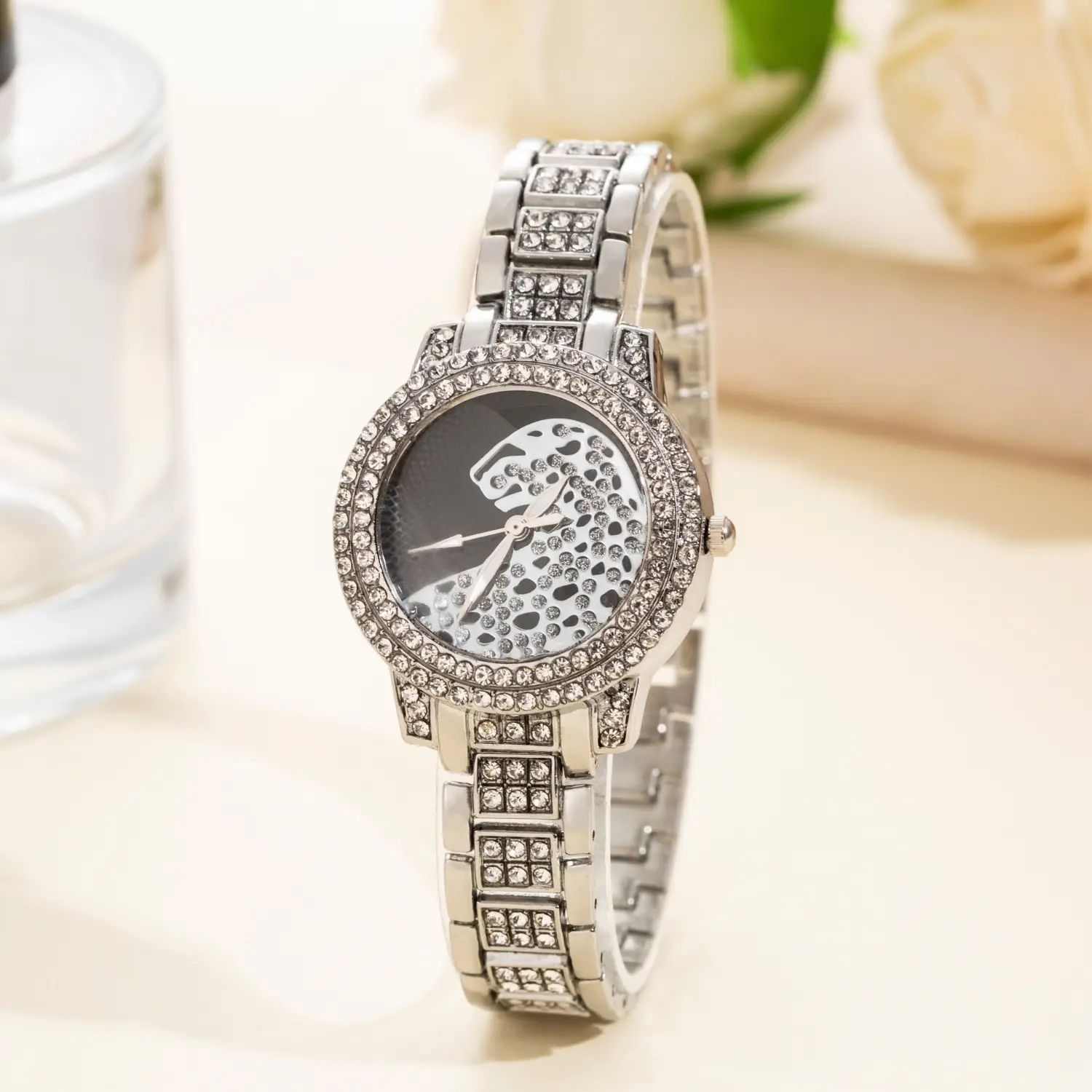 Women's Diamond Leopard Print Quartz Bracelet Watch — feature 6