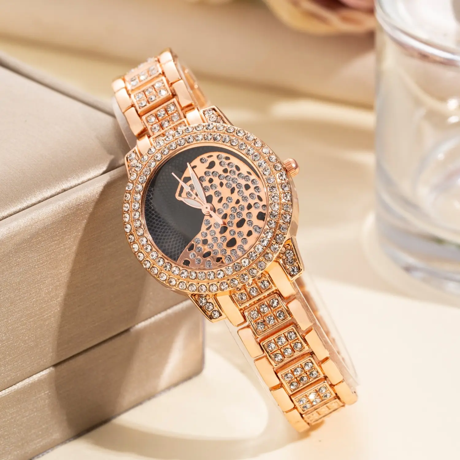 Women's Diamond Leopard Print Quartz Bracelet Watch — feature 8