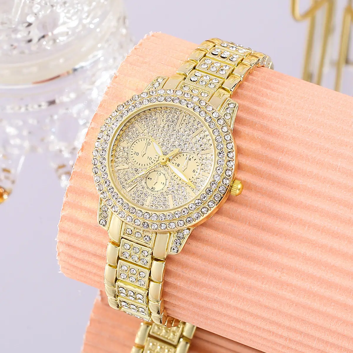 Women's Diamond Bracelet Quartz Watch Silver Sparkle — feature 2