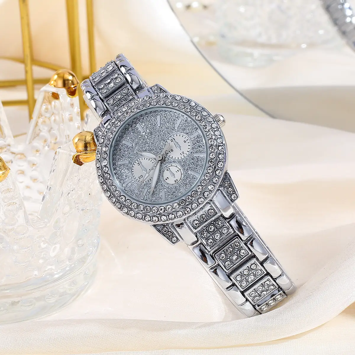 Women's Diamond Bracelet Quartz Watch Silver Sparkle — feature 9