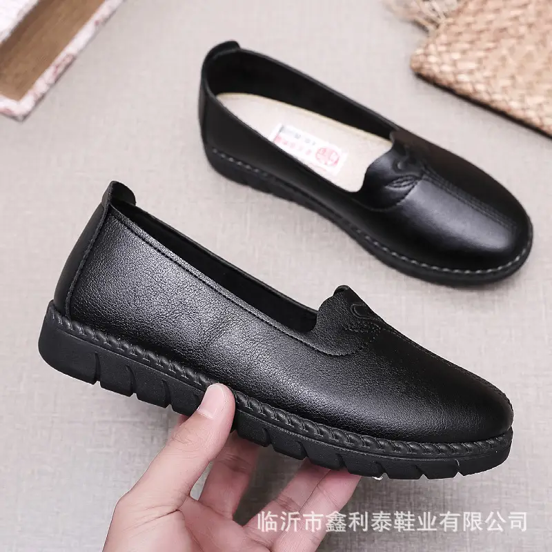 Middle-aged and elderly spring and autumn single shoes round head old Beijing cloth shoes flat heel soft bottom low top soft bottom casual women's shoes manufacturers on behalf - Image 5