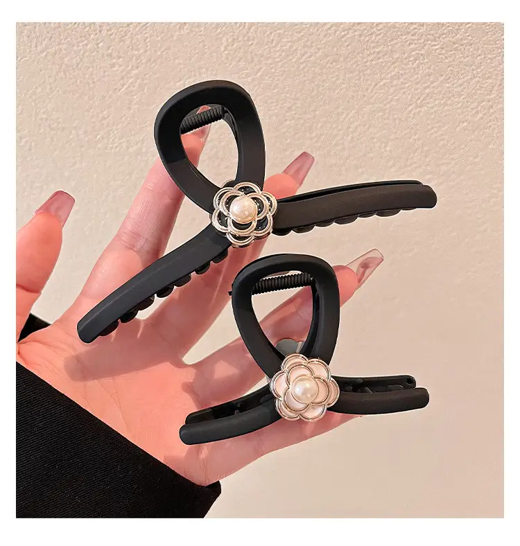 Black Pearl Flower Hair Clip for Women — feature 10