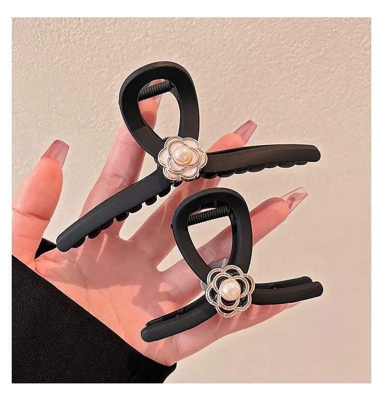 Black Pearl Flower Hair Clip for Women — feature 11