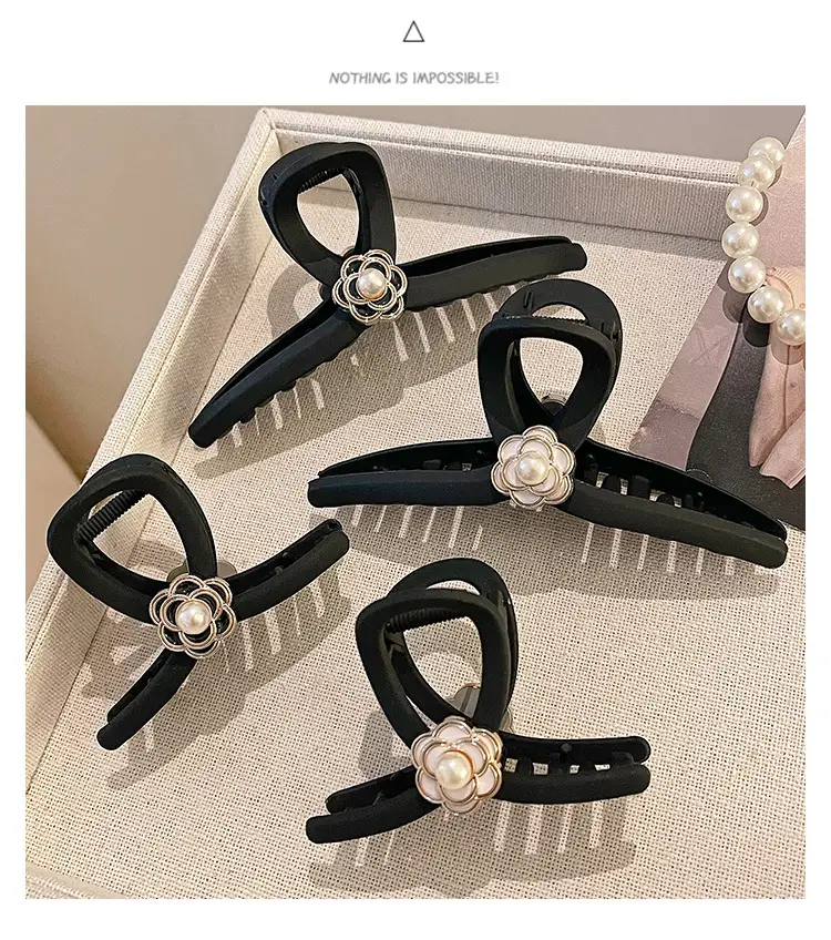 Black Pearl Flower Hair Clip for Women — feature 3