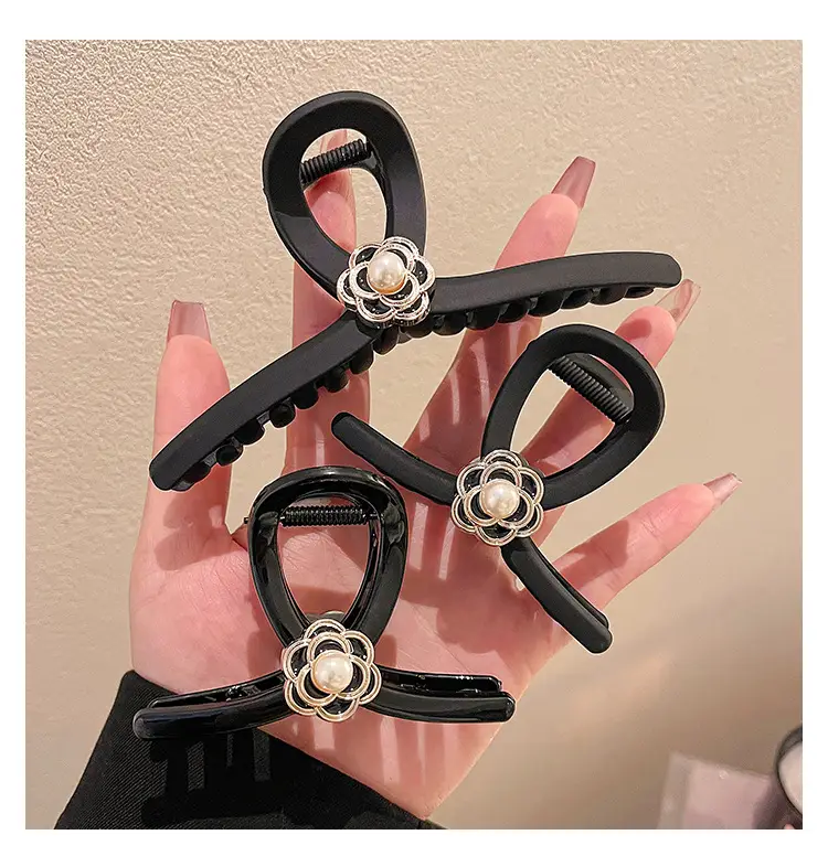 Black Pearl Flower Hair Clip for Women — feature 4