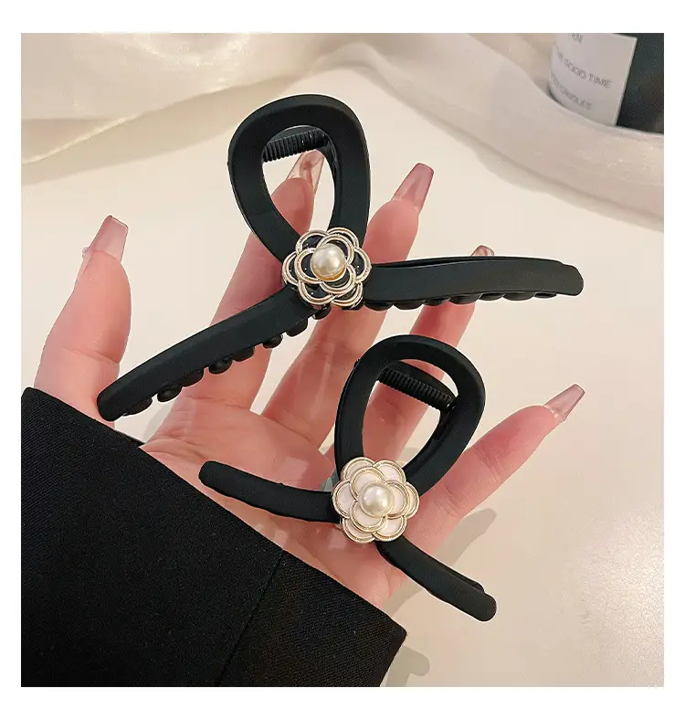 Black Pearl Flower Hair Clip for Women — feature 6