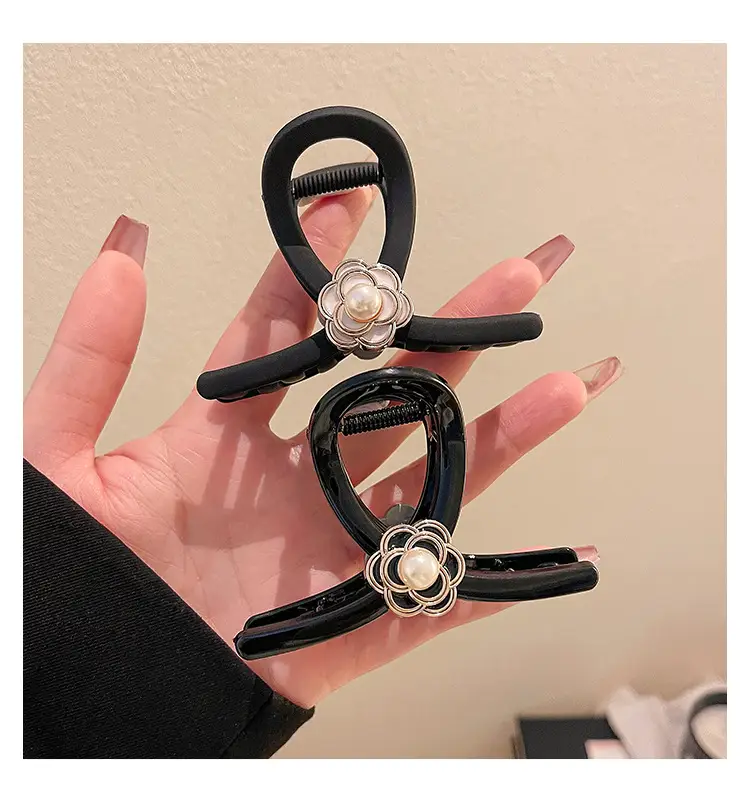 Black Pearl Flower Hair Clip for Women — feature 8