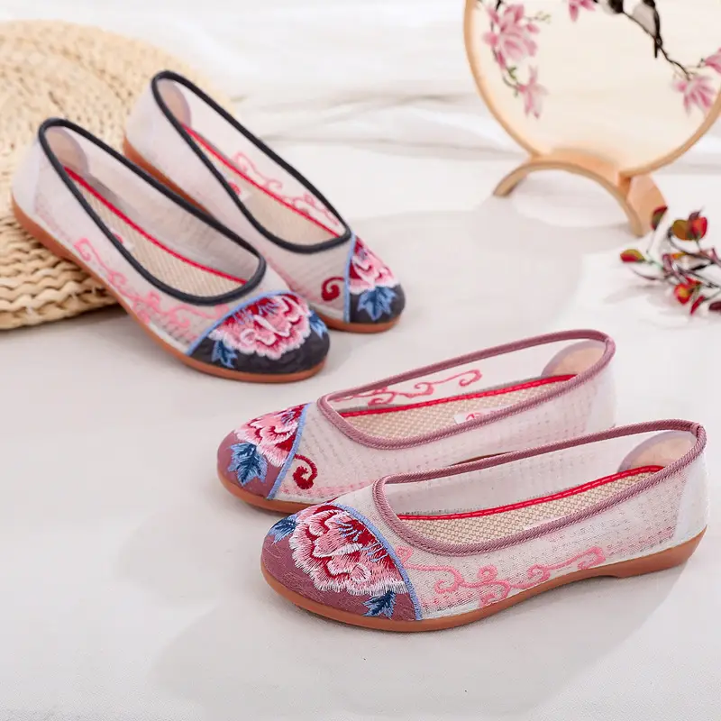 Spring and Summer New Old Beijing Cloth Shoes Breathable Mesh Shoes Women's Middle-aged and Elderly Mother Shoes Non-slip Soft Sole All-match Embroidered Sandals - Image 4
