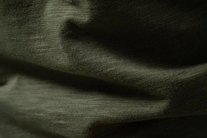 Men's V-neck T-shirt Olive Green 4-Button Slub Cotton — feature 30