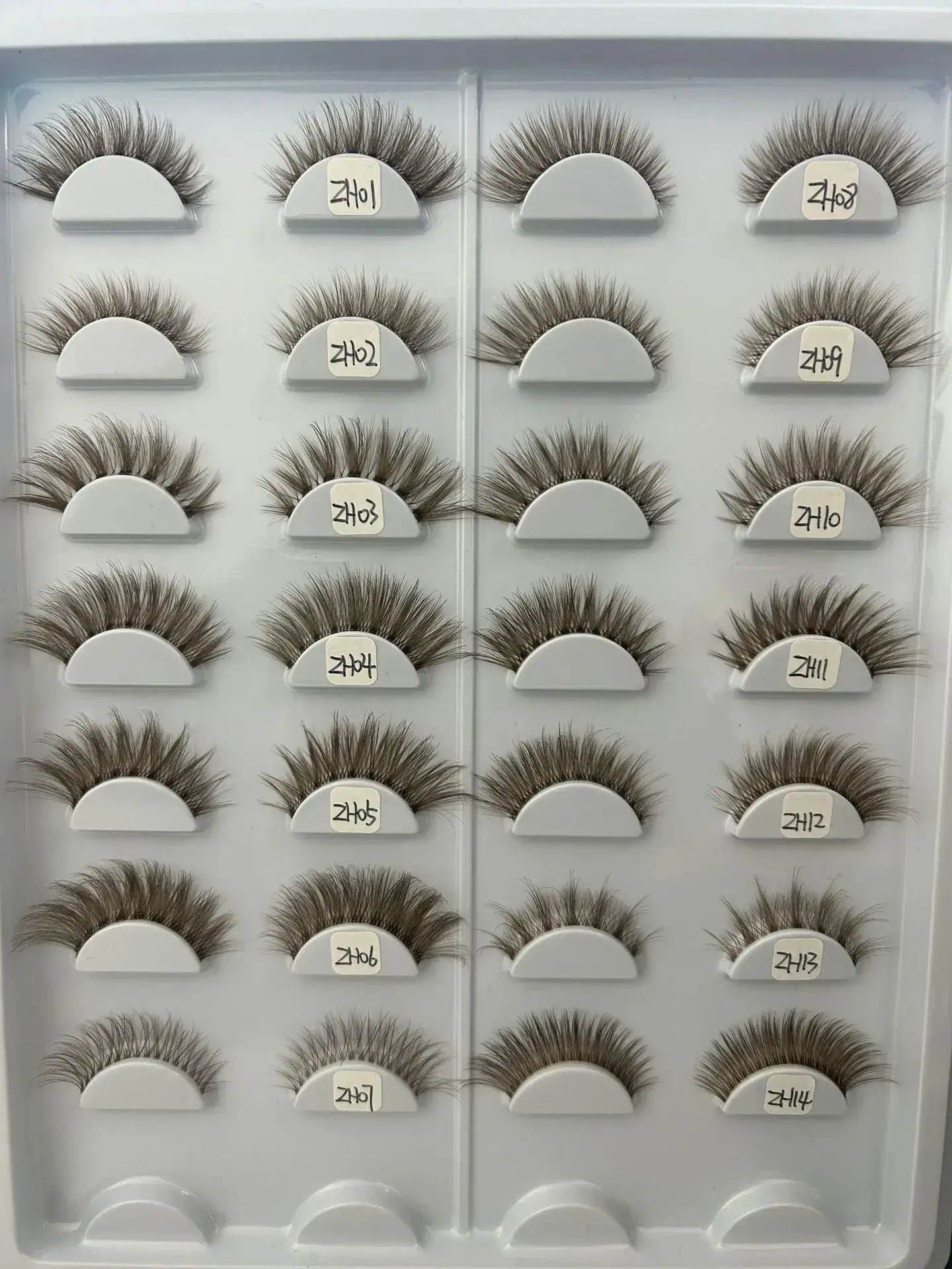 Meiyi 3D Synthetic Eyelashes Brown 3 Pairs — feature 15