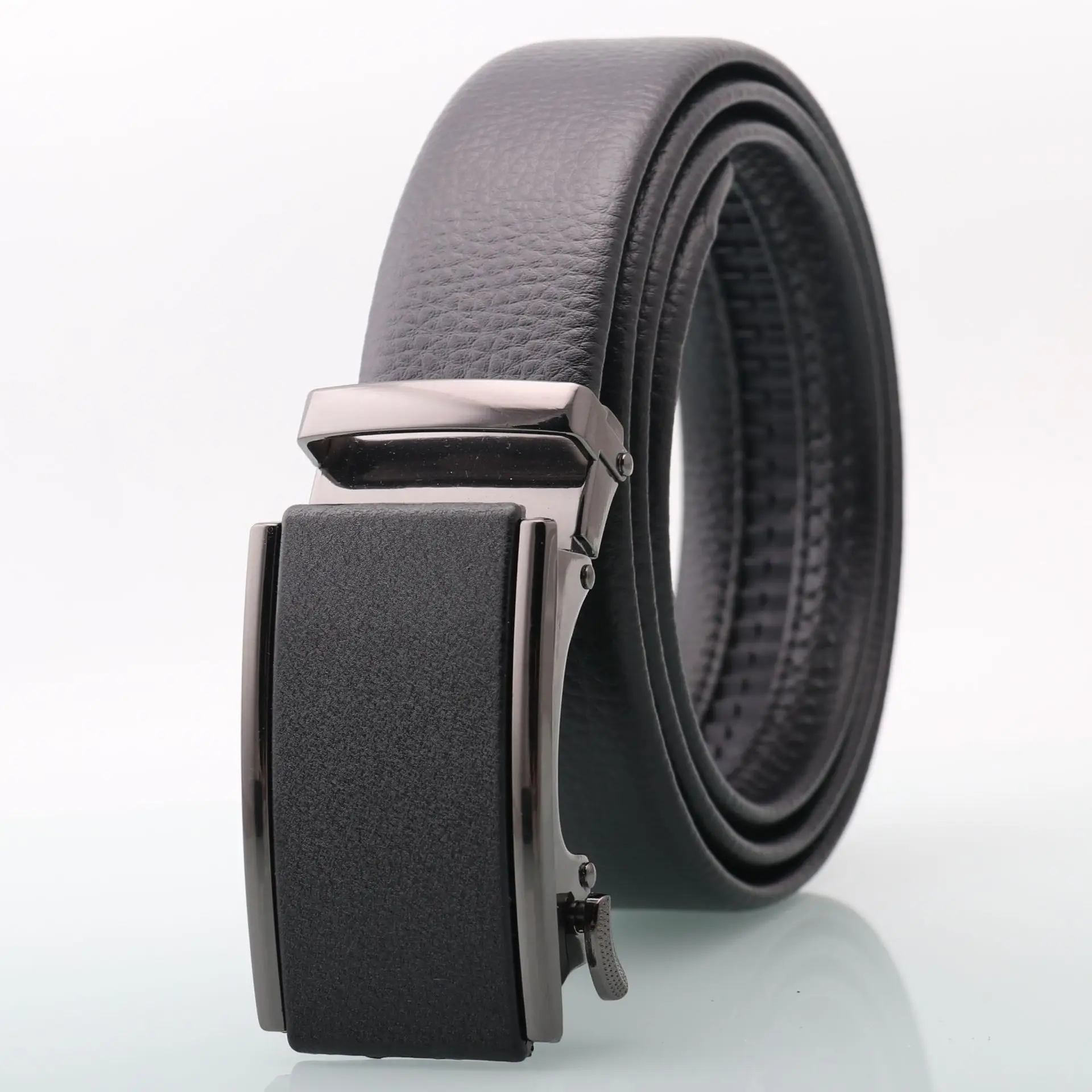 Men's Black Leather Belt with Rose Gold Automatic Buckle - Image 6