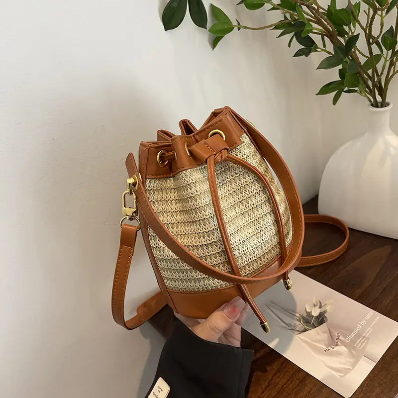 Women's Woven Bucket Bag Black Gold Gold Plated - Image 7