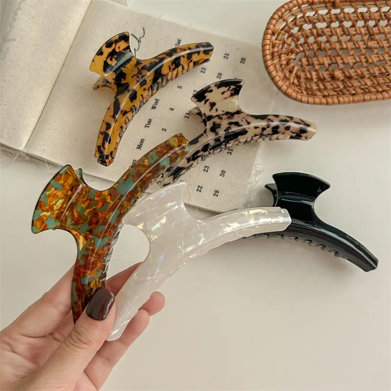French Retro Leopard Print Hair Clip for Women - Image 7