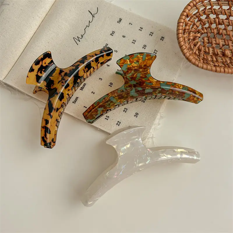 French Retro Leopard Print Hair Clip for Women - Image 9