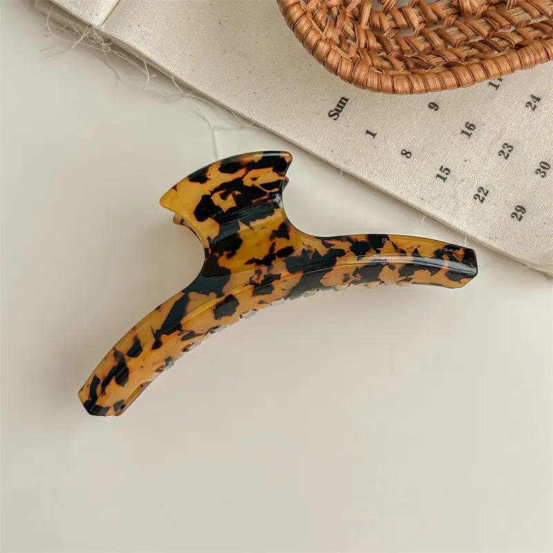 French Retro Leopard Print Hair Clip for Women - Image 2