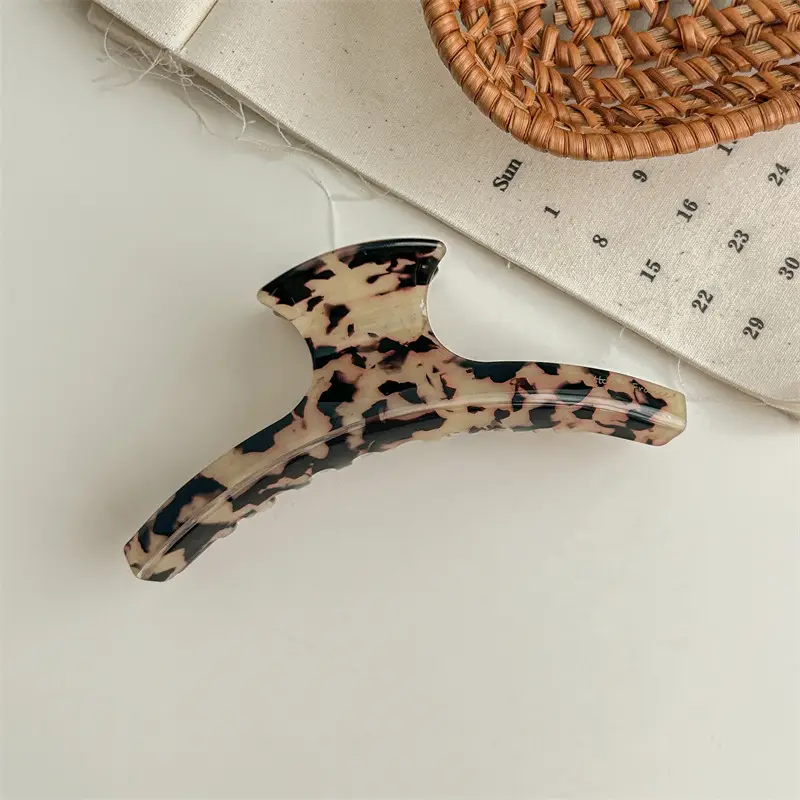 French Retro Leopard Print Hair Clip for Women - Image 3
