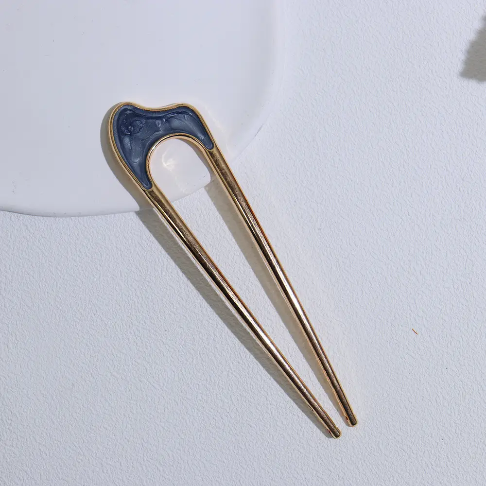 Minimalist U-Shaped Hairpin with Pearls - Image 4