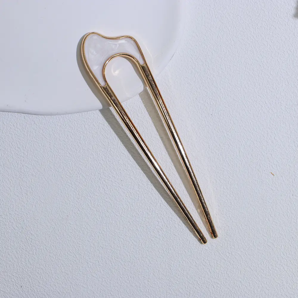 Minimalist U-Shaped Hairpin with Pearls - Image 6