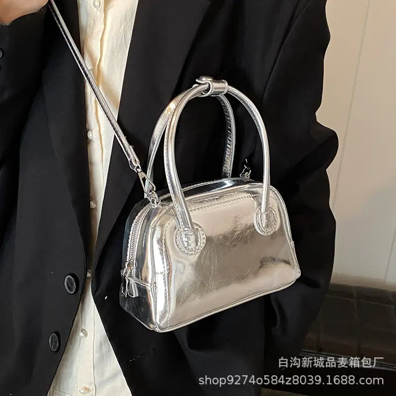 Black French Niche Shoulder Bag for Women 2026 - Image 9