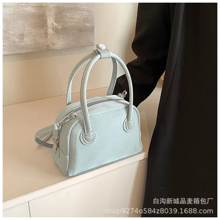 Black French Niche Shoulder Bag for Women 2026 — feature 18