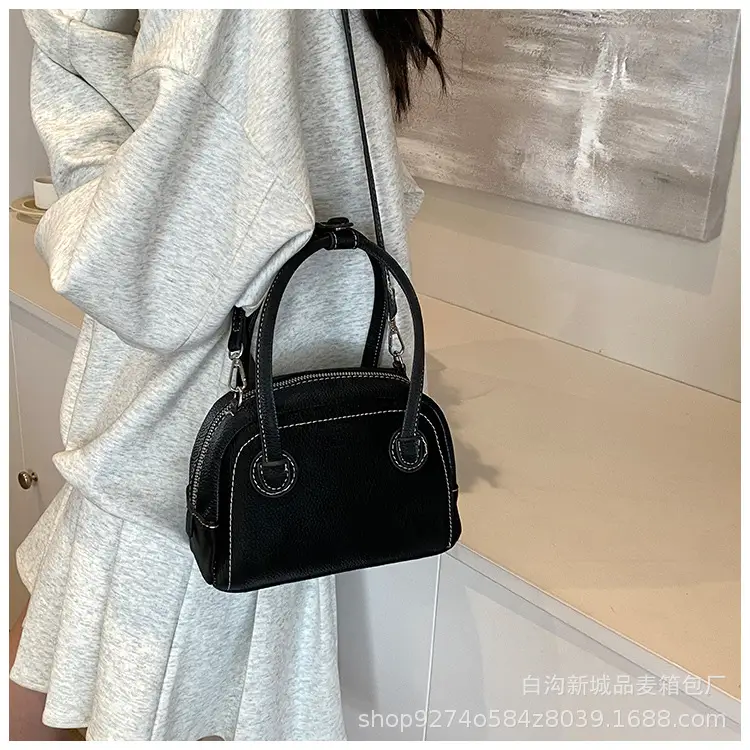 Black French Niche Shoulder Bag for Women 2026 — feature 20