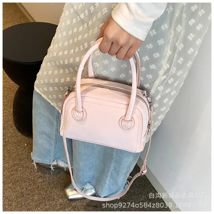 Black French Niche Shoulder Bag for Women 2026 — feature 22
