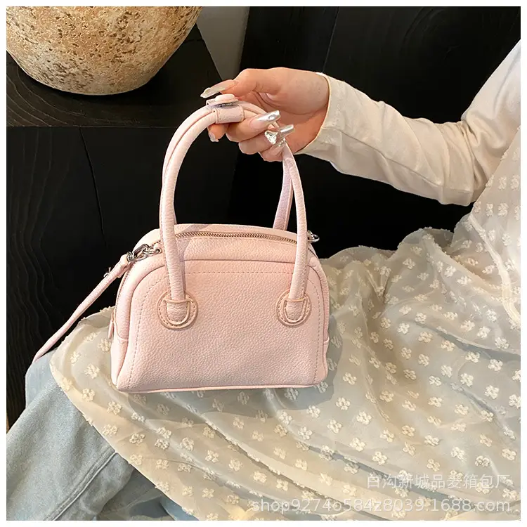 Black French Niche Shoulder Bag for Women 2026 — feature 23