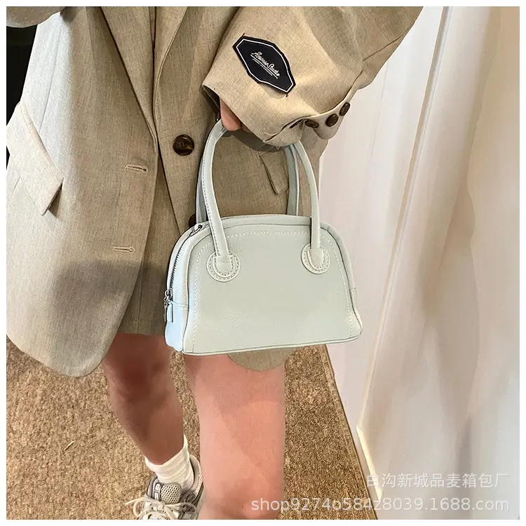 Black French Niche Shoulder Bag for Women 2026 — feature 26
