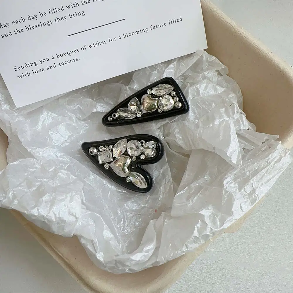 Black Diamond Hairpin Clips for Women 2024 - Image 5