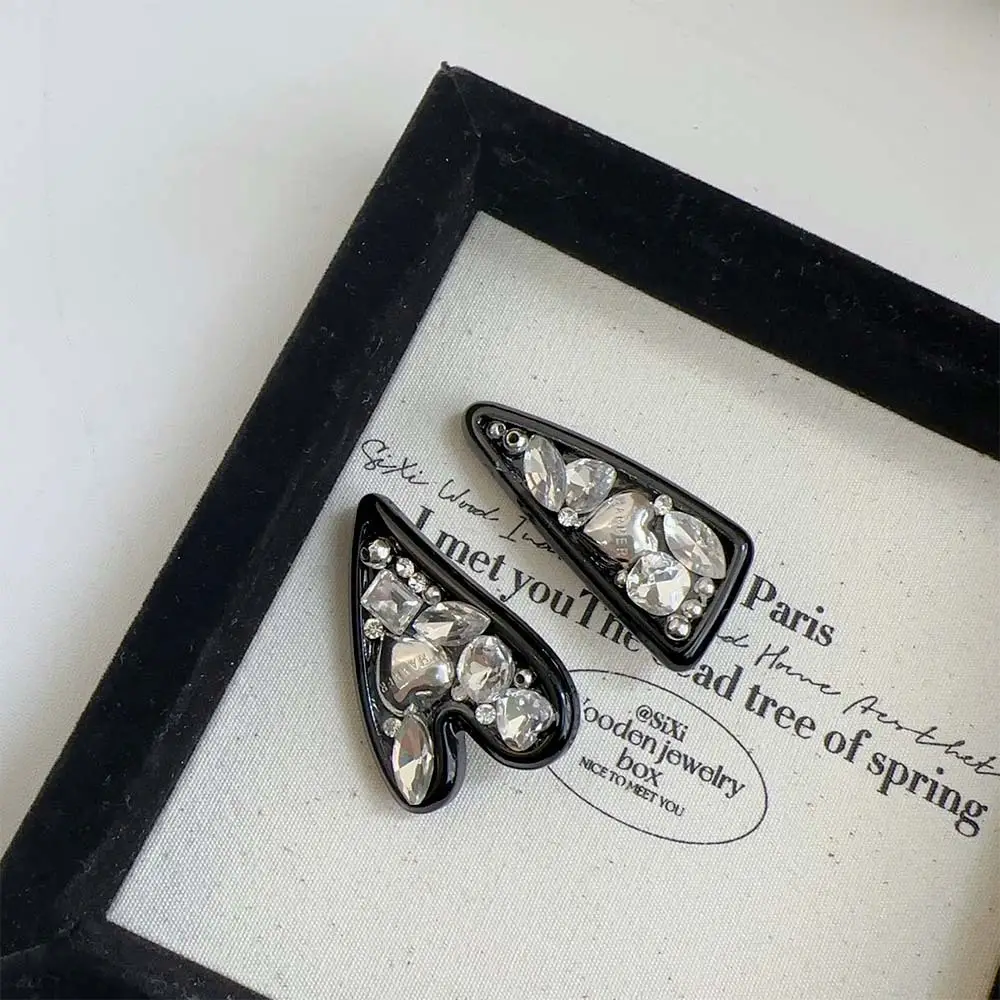 Black Diamond Hairpin Clips for Women 2024 - Image 6