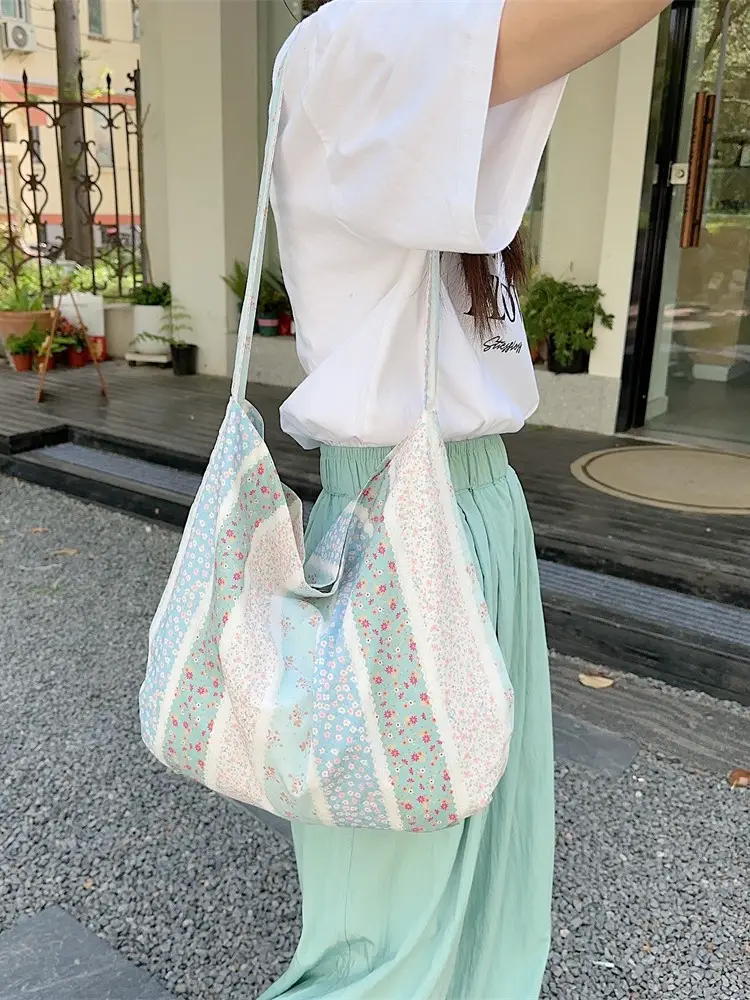 New Striped Floral Canvas Shoulder Bag - Image 3