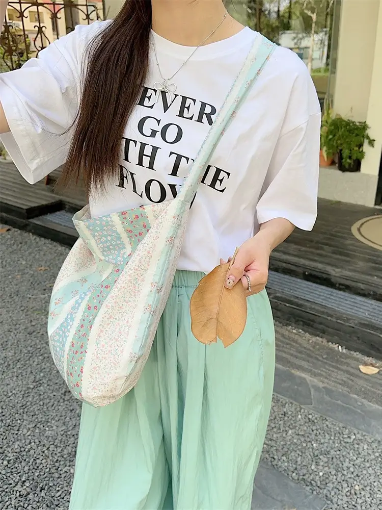 New Striped Floral Canvas Shoulder Bag - Image 4