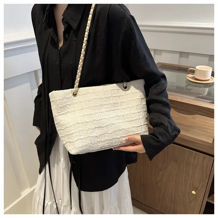 Grey Chain Shoulder Bag for Women 2024 Spring Summer — feature 11