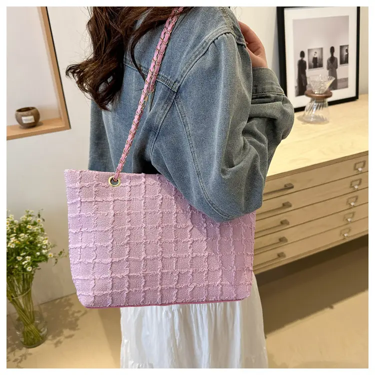 Grey Chain Shoulder Bag for Women 2024 Spring Summer — feature 15