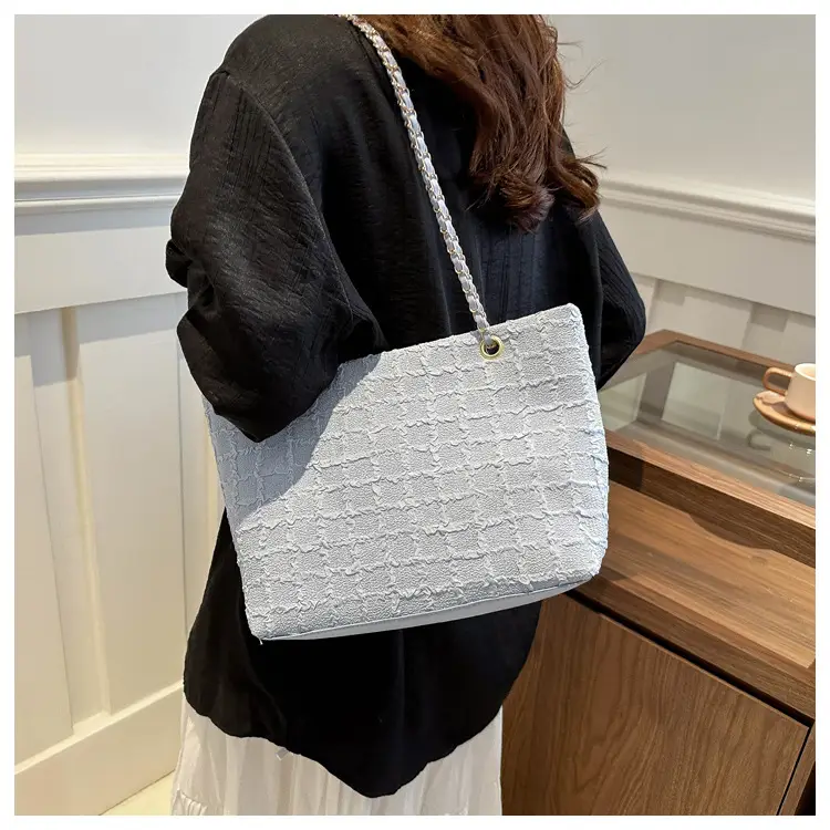Grey Chain Shoulder Bag for Women 2024 Spring Summer — feature 8