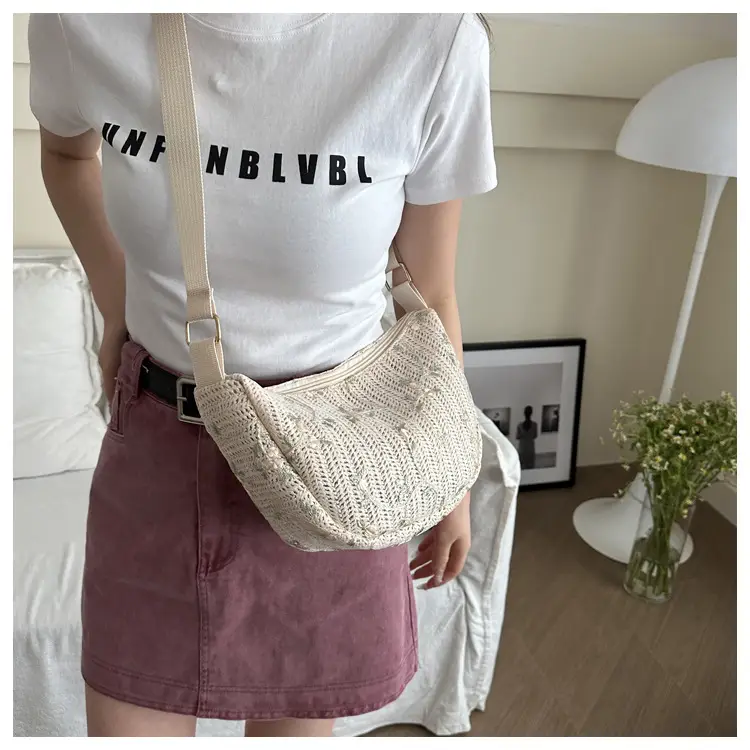 Portable Straw Woven Bag Summer 2024 — feature 1
