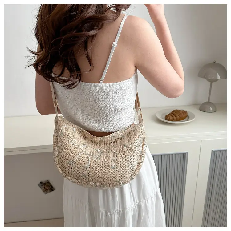 Portable Straw Woven Bag Summer 2024 — feature 10
