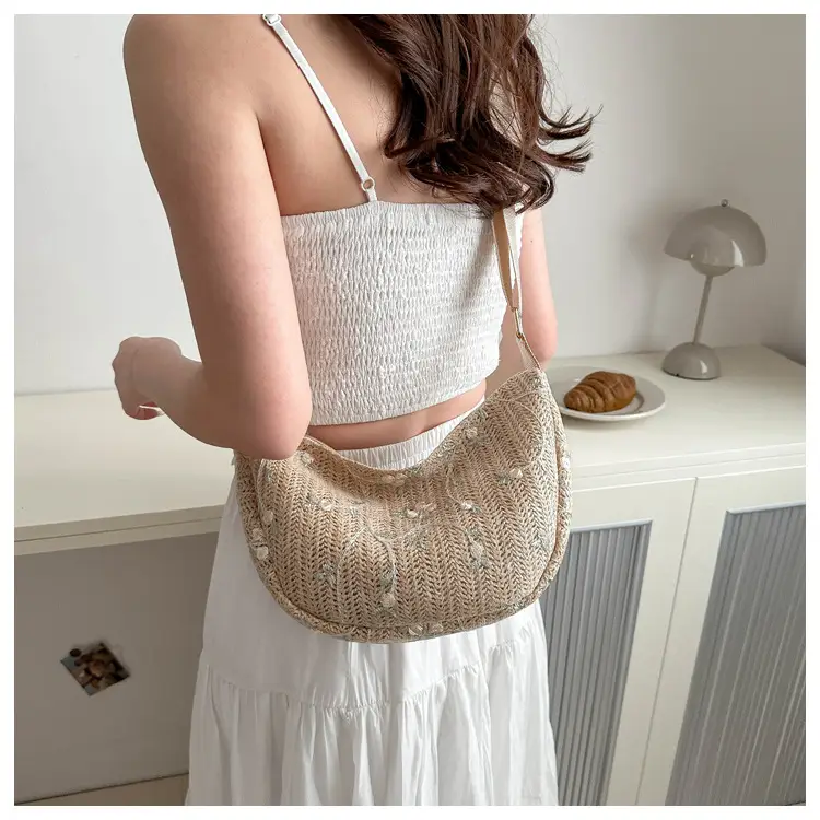 Portable Straw Woven Bag Summer 2024 — feature 11