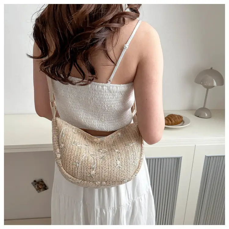 Portable Straw Woven Bag Summer 2024 — feature 12