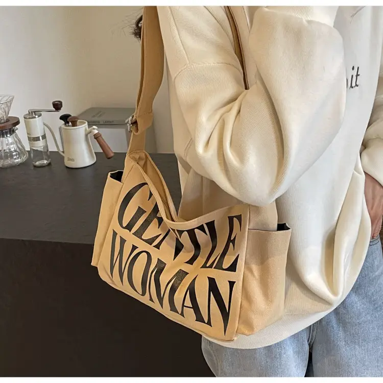 Women's Black "Gentle Woman" Shoulder Bag 2024 — feature 12
