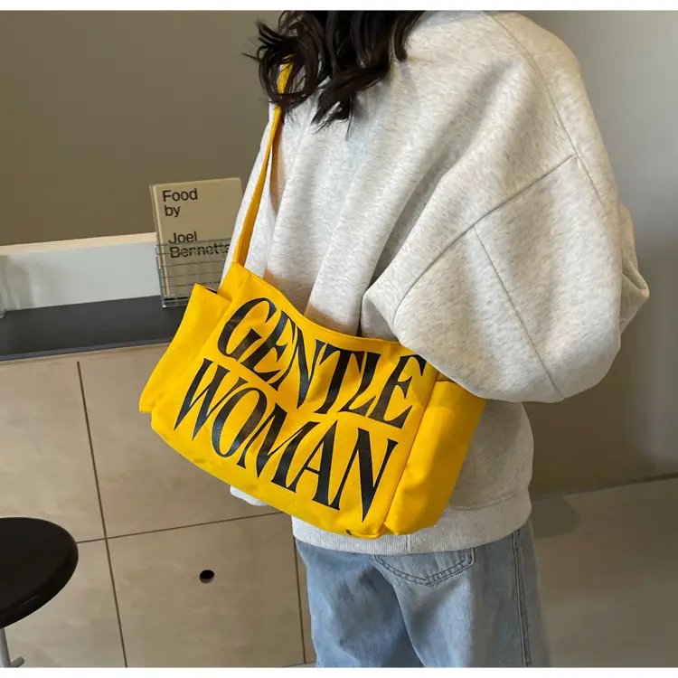 Women's Black "Gentle Woman" Shoulder Bag 2024 — feature 17