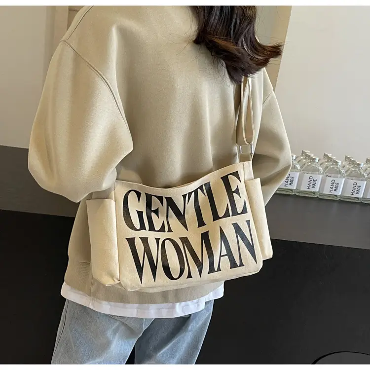 Women's Black "Gentle Woman" Shoulder Bag 2024 — feature 9